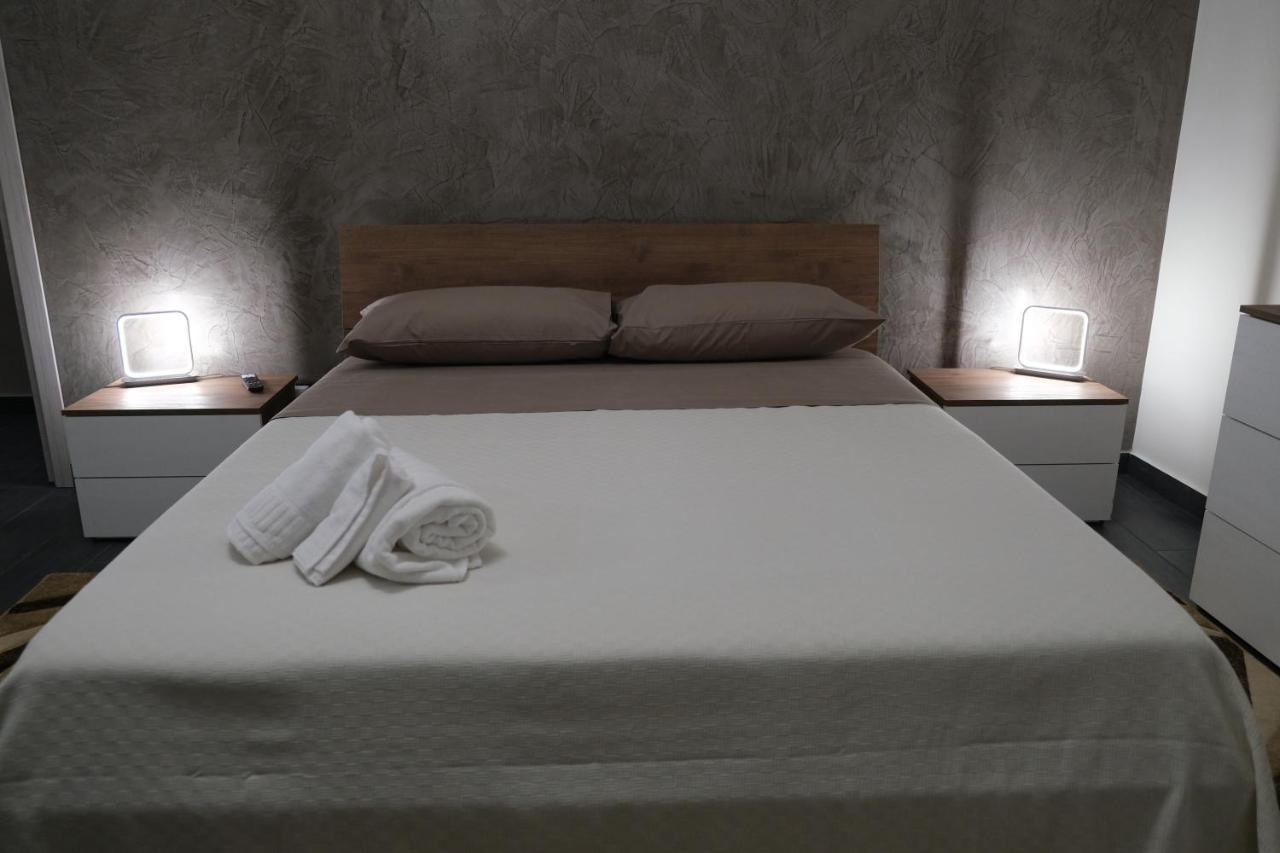 Sweet House Melania Apartment Catania Bagian luar foto
